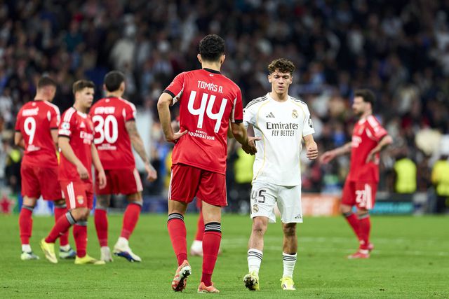 Quem é Thiago Pitarch, o 'bebé a bordo' que Arbeloa promove a titular no Real Madrid?