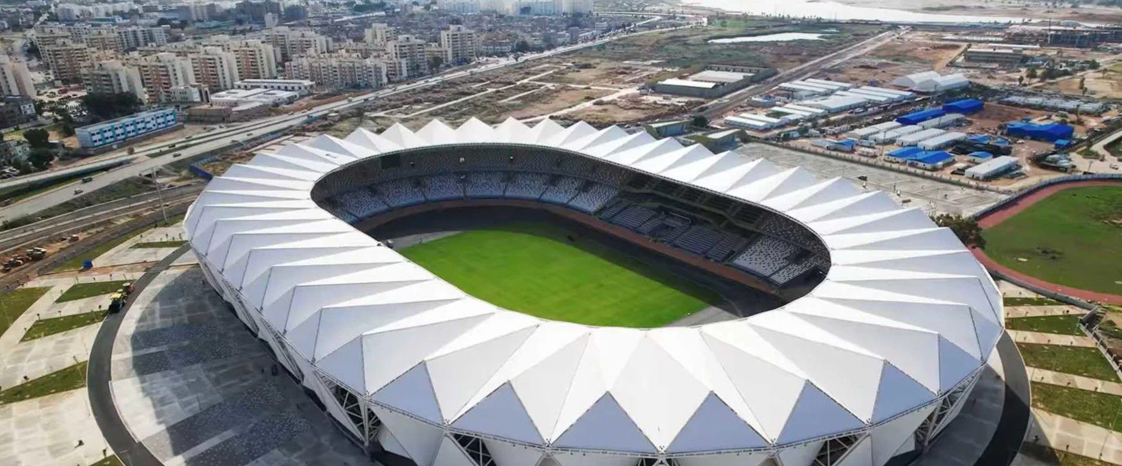 Estádio Internacional de Benghazi, Benghazi, Líbia. 41000 lugares. Abriu em fevereiro de 2025. Foto MIR ARENA