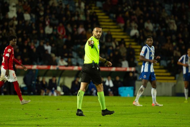 «Os árbitros não se têm protegido uns aos outros»