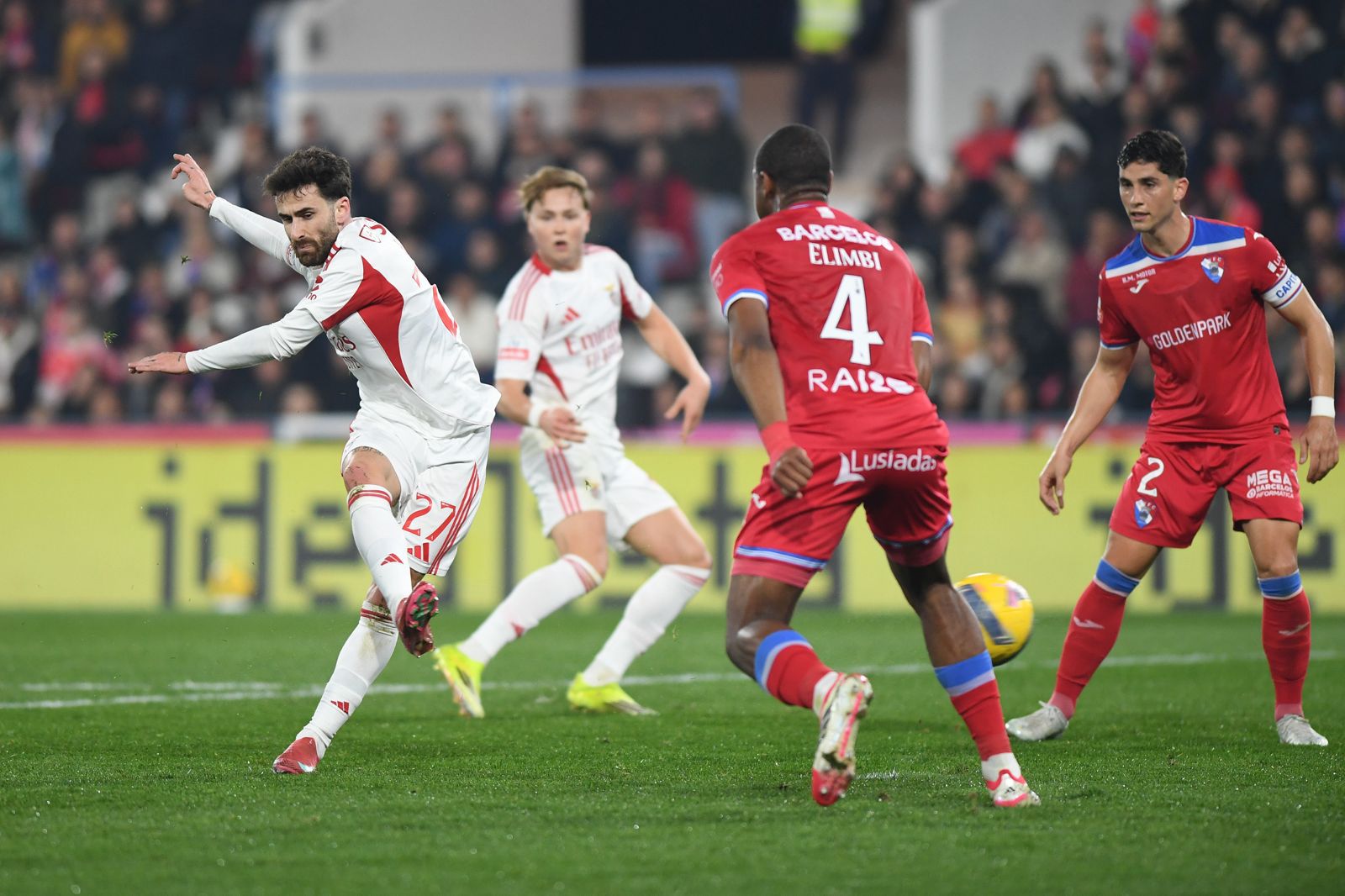 Rafa avisou com remate perigoso aos 18', Lucão defendeu (Foto: Rogério Ferreira/Kapta+)