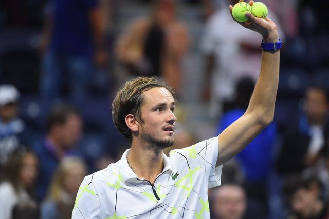 Daniil Medvedev espera conseguir sair do Dubai nesta terça-feira. IMAGO