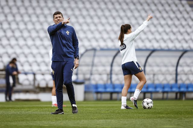 Francisco Neto, no treino de preparação para o jogo contra a Finlândia - Foto: FPF
