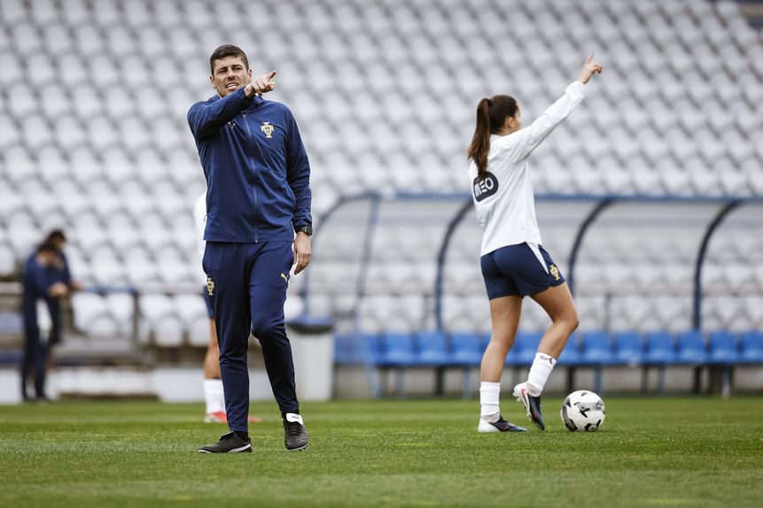 Francisco Neto, no treino de preparação para o jogo contra a Finlândia - Foto: FPF
