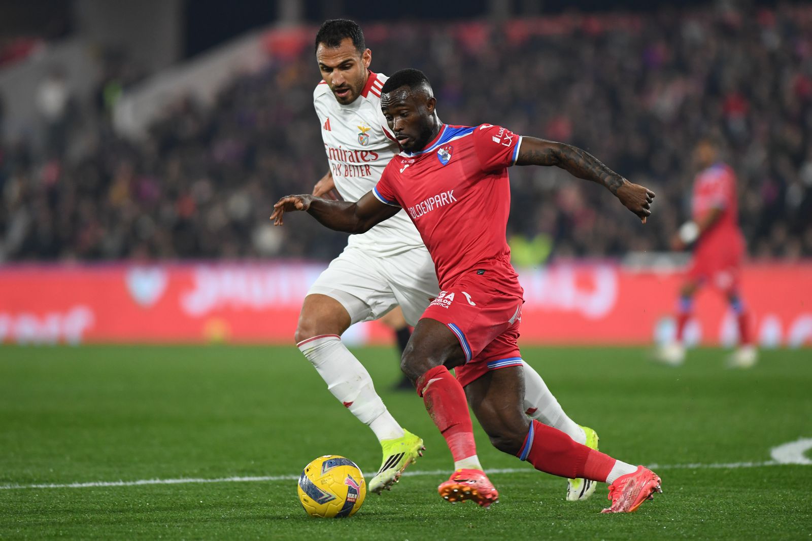 Konan destacou-se na lateral-esquerda (Foto: Rogério Ferreira/Kapta+)