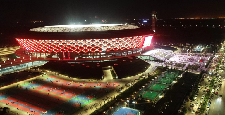 Xiangyang Olympic Sports Center, Xiangyang, China. 30.000 lugares. Abriu em abril de 2025: Foto: PTW