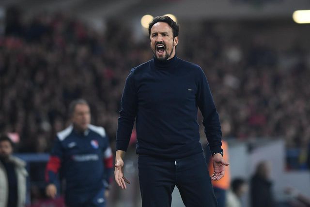 César Peixoto durante o jogo com o Benfica (Foto: Rogério Ferreira/Kapta+)