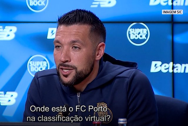 «Liga virtual? Também há um troféu para o campeão?»