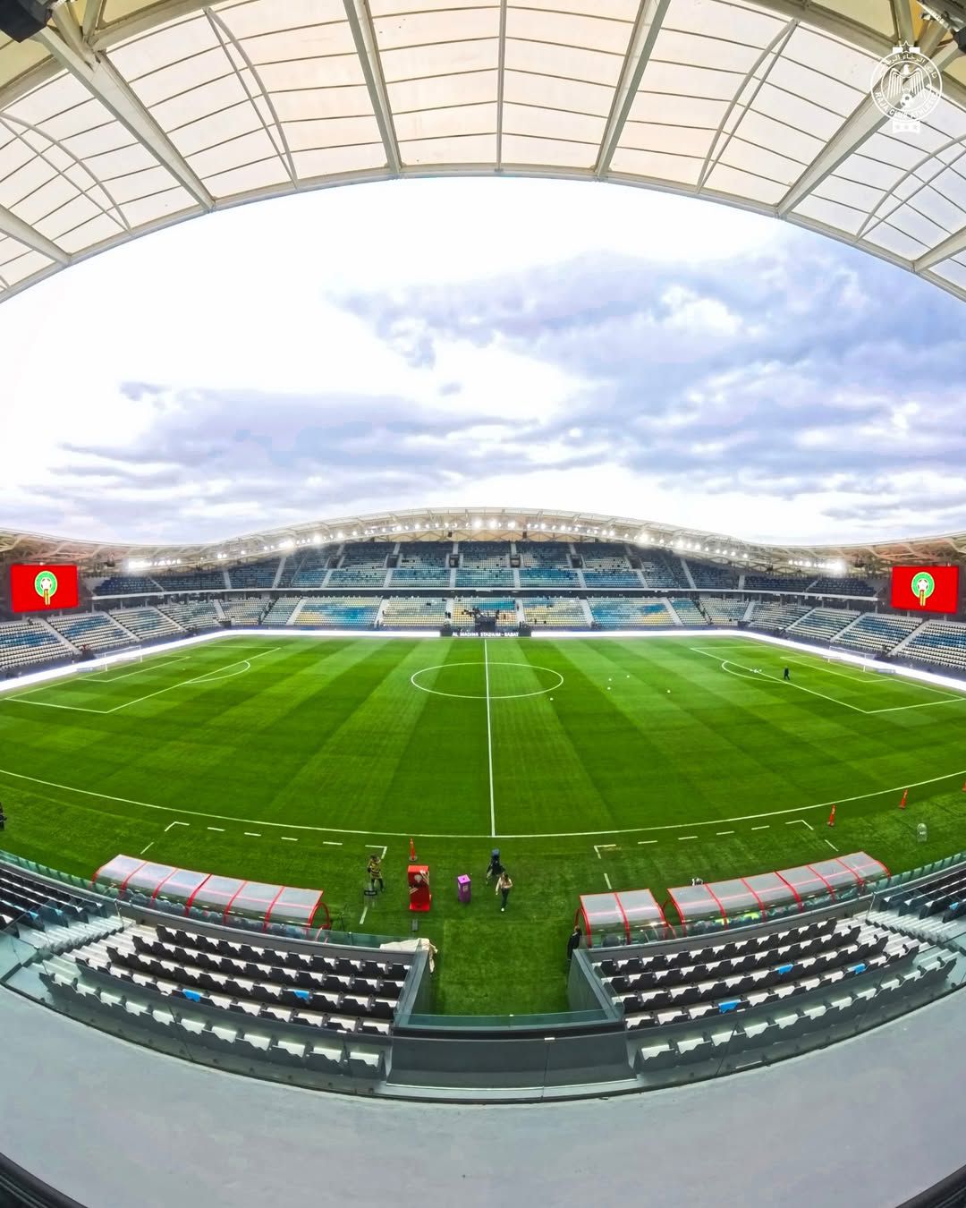Estádio Al Medina, Rabat, Marrocos. 18000 lugares. Abriu em novembro de 2025