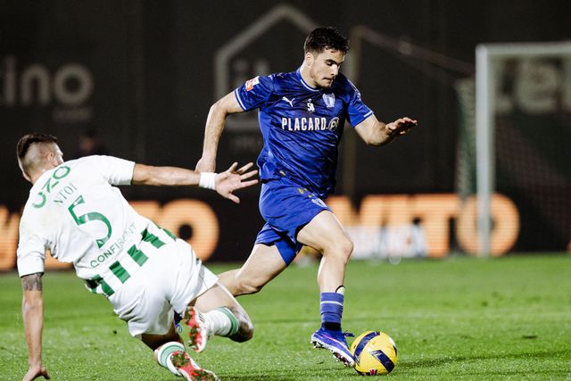 Lateral-direito, formado no FC Porto, é uma das atuais figuras do conjunto de Vila Nova - Foto: Famalicão