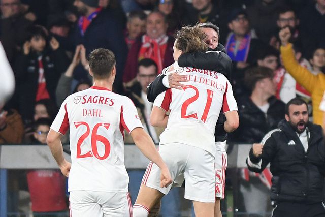 Schjelderup festeja com Prestianni - Foto: Rogério Ferreira/Kapta+