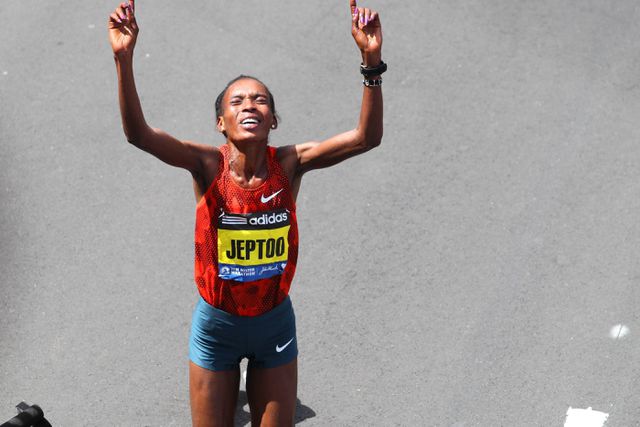 A vitória de Rita Jeptoo em 2014 na maratona de Boston. IMAGO