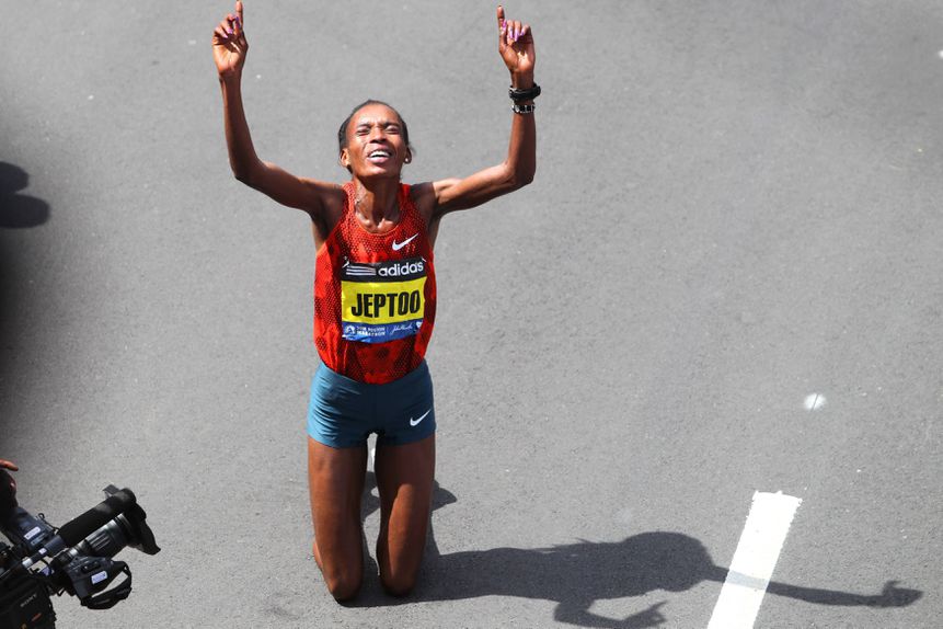 A vitória de Rita Jeptoo em 2014 na maratona de Boston. IMAGO