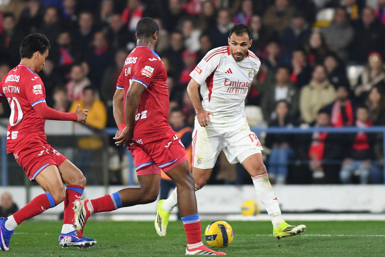 Pavlidis, ponta de lança do Benfica, em lance no jogo com o Gil Vicente (foto: Rogério Ferreira/Kapta+)