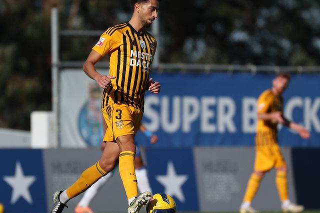 Experiente central assentou que nem uma luva no eixo da retaguarda dos corticeiros