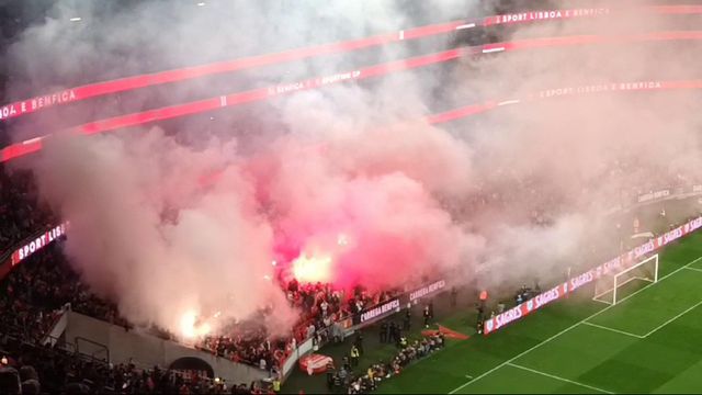 Mais pirotecnia na Luz