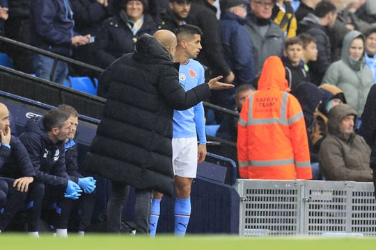 Vídeo: documentário expõe puxão de orelhas de Guardiola antes de descartar Cancelo