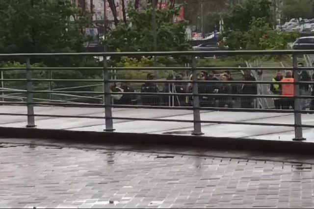 Polícia afasta um adepto leonino