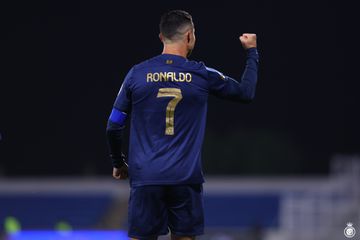 Al Nassr goleia em noite de sonho para Cristiano Ronaldo