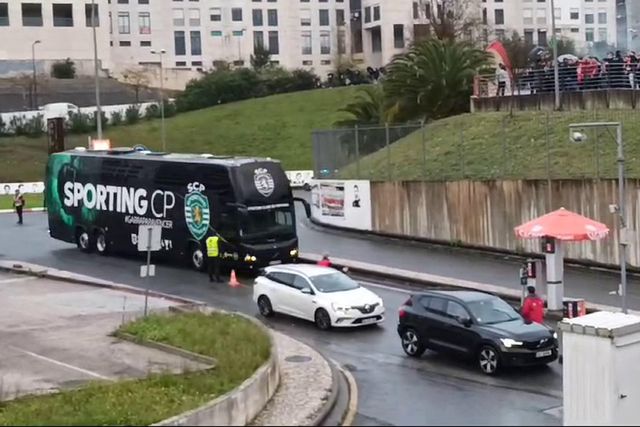 Chegada do autocarro do Sporting