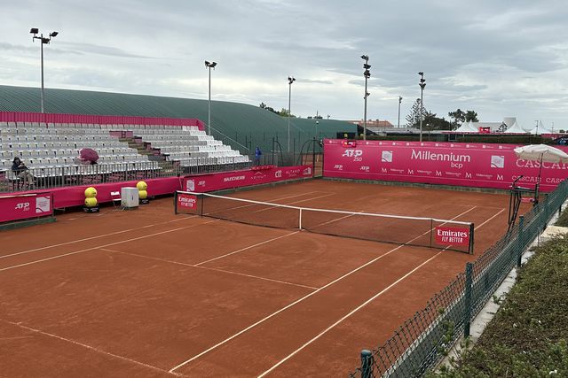 Estoril Open (vídeo): tenistas continuam treinos apesar da chuva que atrasou jogos