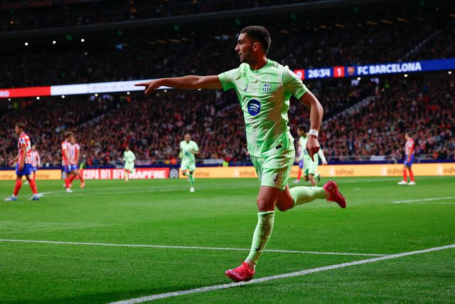 Ferrán Torres a celebrar o único golo do encontro no Metropolitano