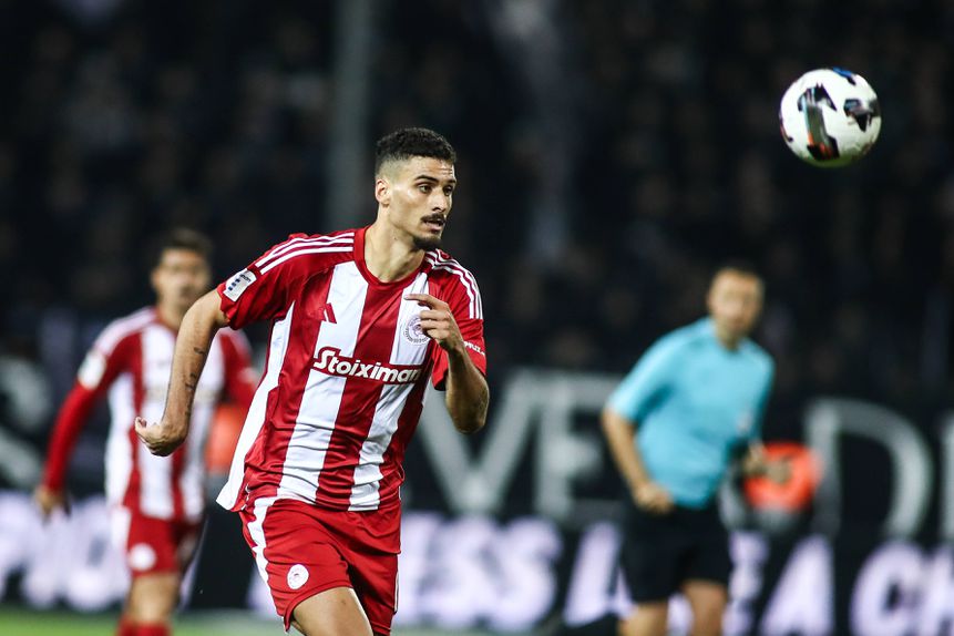 David Carmo em ação pelo Olympiakos