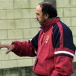 Manuel Cajuda com Quim, em 2002, quando treinava o SC Braga (foto A BOLA)