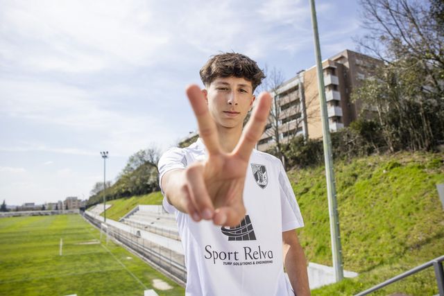 V. Guimarães: melhor marcador dos sub-17 assina contrato profissional