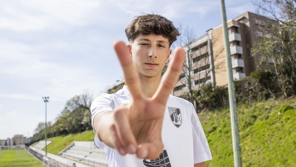 V. Guimarães: melhor marcador dos sub-17 assina contrato profissional