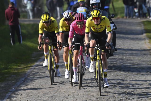 Frustração na Visma após derrota de Van Aert: «Tive medo, não me reconheço»