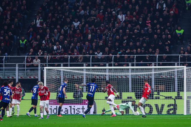 No dérbi de Milão, asas de Maignan só foram furadas à lei da bomba