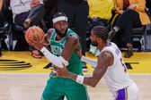 Neemias Queta em ação pelos Celtics