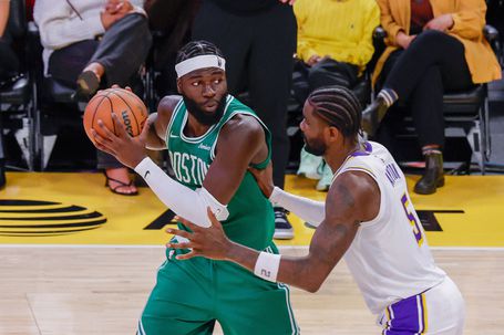 Neemias Queta em ação pelos Celtics