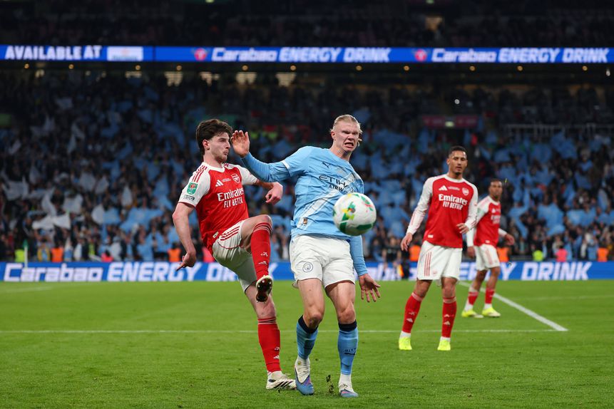 Manchester City e Arsenal lutam pelo título inglês