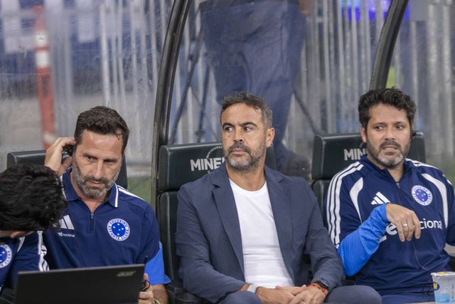 Artur Jorge venceu na estreia no Cruzeiro