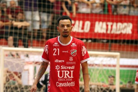 Chape com as cores do Atlântico, do Brasil