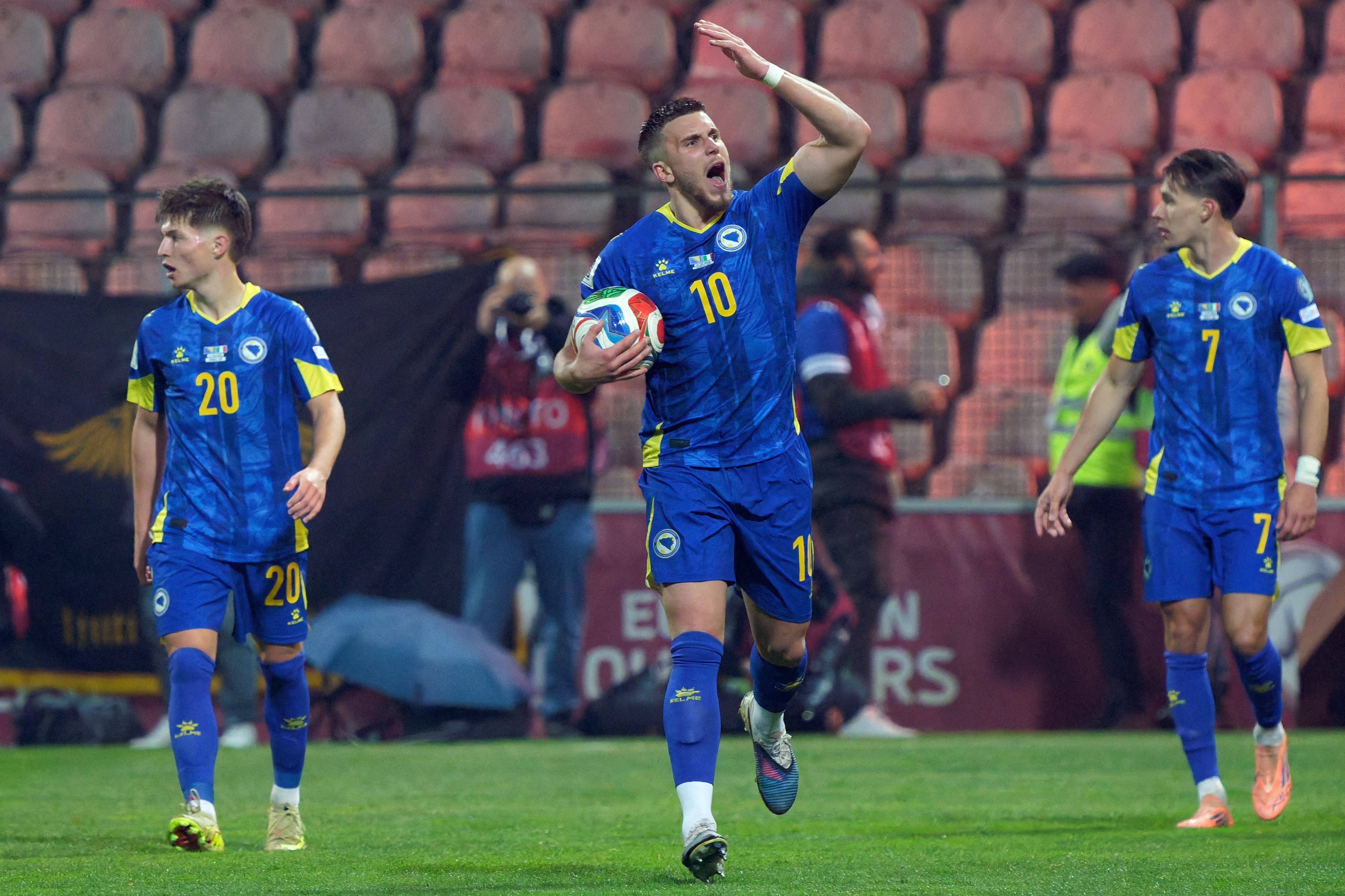 Ermedin Demirovic, avançado da Bósnia