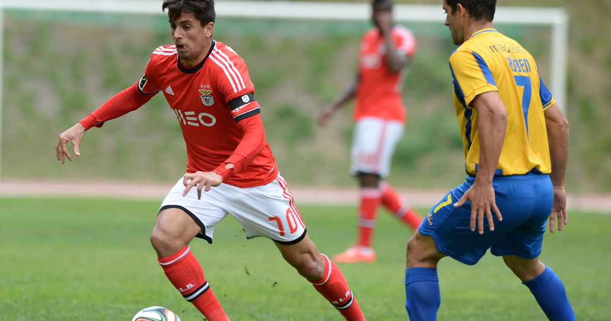 João Cancelo: «Quero jogar no Benfica, é óbvio, mas não vou de borla»