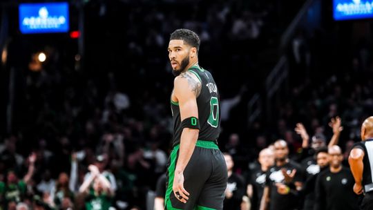 Celtics, com Neemias no banco, vencem Heat e estão nas meias-finais