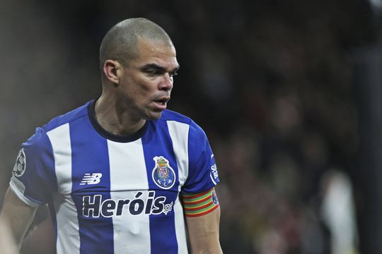 FC Porto: Pepe e João Mário falham Chaves