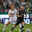 Vitória de Guimarães: André André quer continuar a jogar e de preferência... de branco