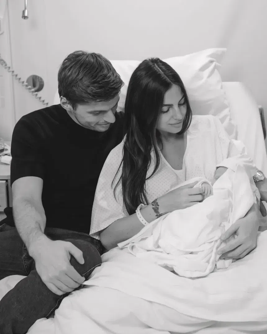 Max Verstappen e Kelly Piquet com a filha Lilly