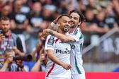 Luquinhas e Rúben Vinagre celebram primeiro golo do Legia na final da Taça da Polónia com o Pogon