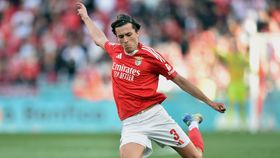 «Carreras está muito bem no Benfica e aí continuará»