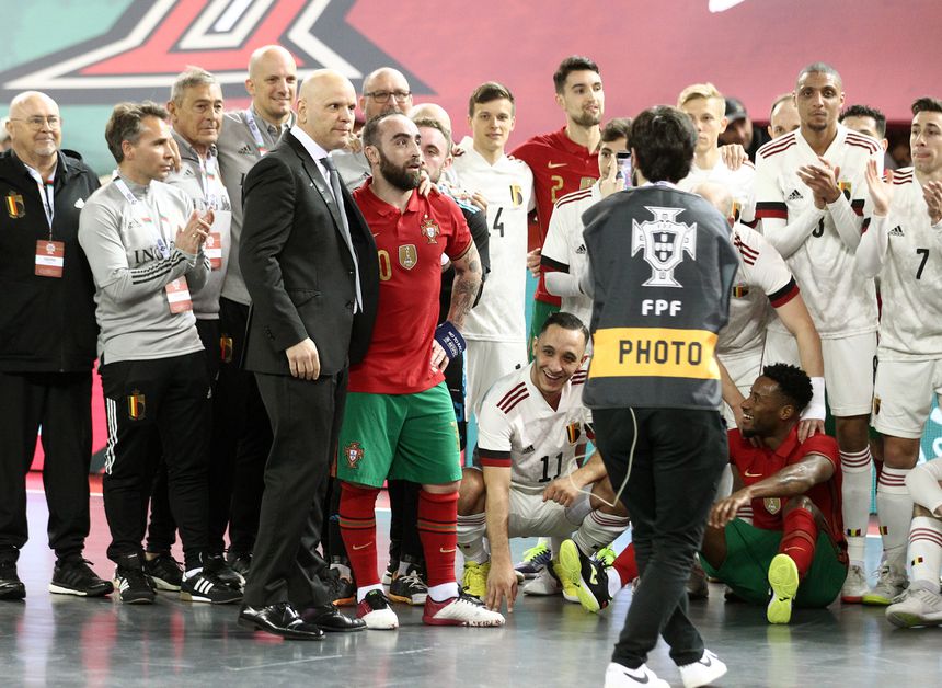 Jorge Braz com Ricardinho, no jogo de homenagem ao Mágico, em abril de 2022