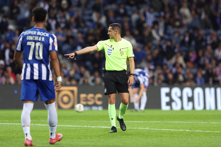 Foi bem marcado o penálti a favor do FC Porto? A análise de Pedro Henriques (vídeo)