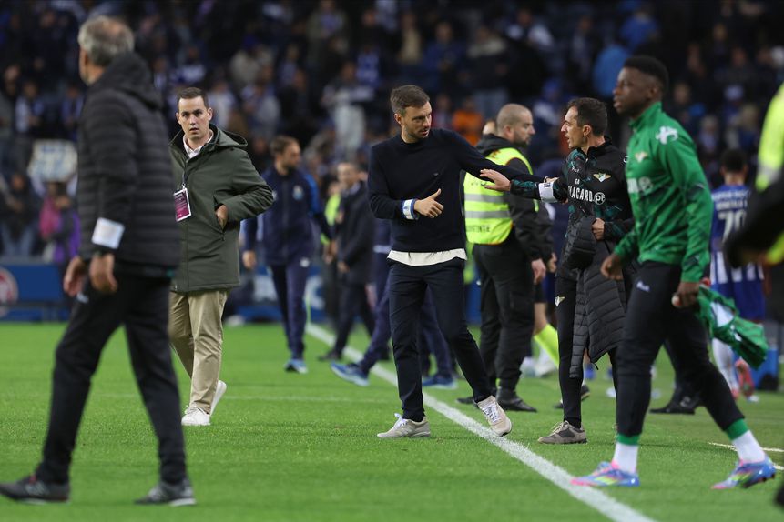 Martín Anselmi feliz pelo triunfo caseiro com o Moreirense (Foto: Catarina Morais/Kapta+)