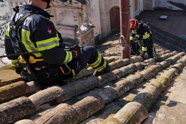 Chaminé do Vaticano onde sairá o fumo sobre eleição no novo Papa