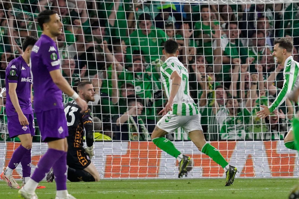 «Treinei com Antony mil vezes e nunca marcou um golo assim»