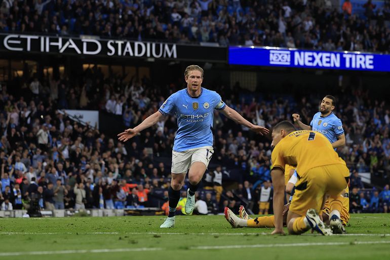 Mesmo sem inspiração, Manchester City chega ao pódio